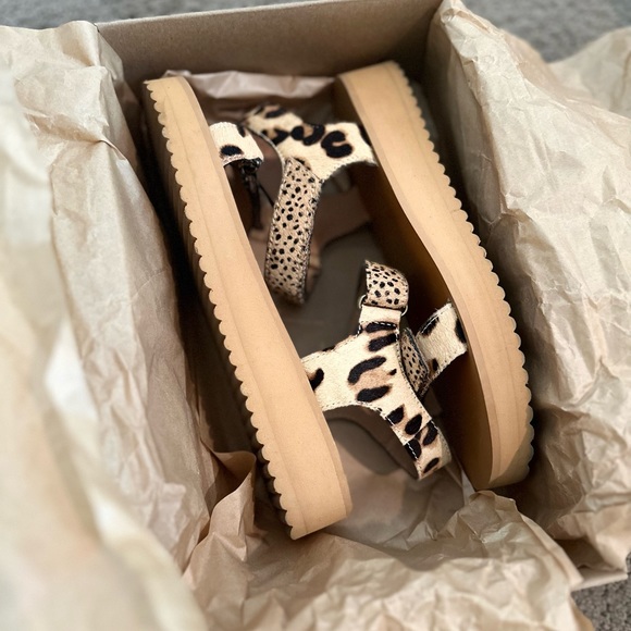 Made well The Maggie Sandal in Spotted Calf Hair - Picture 6 of 8